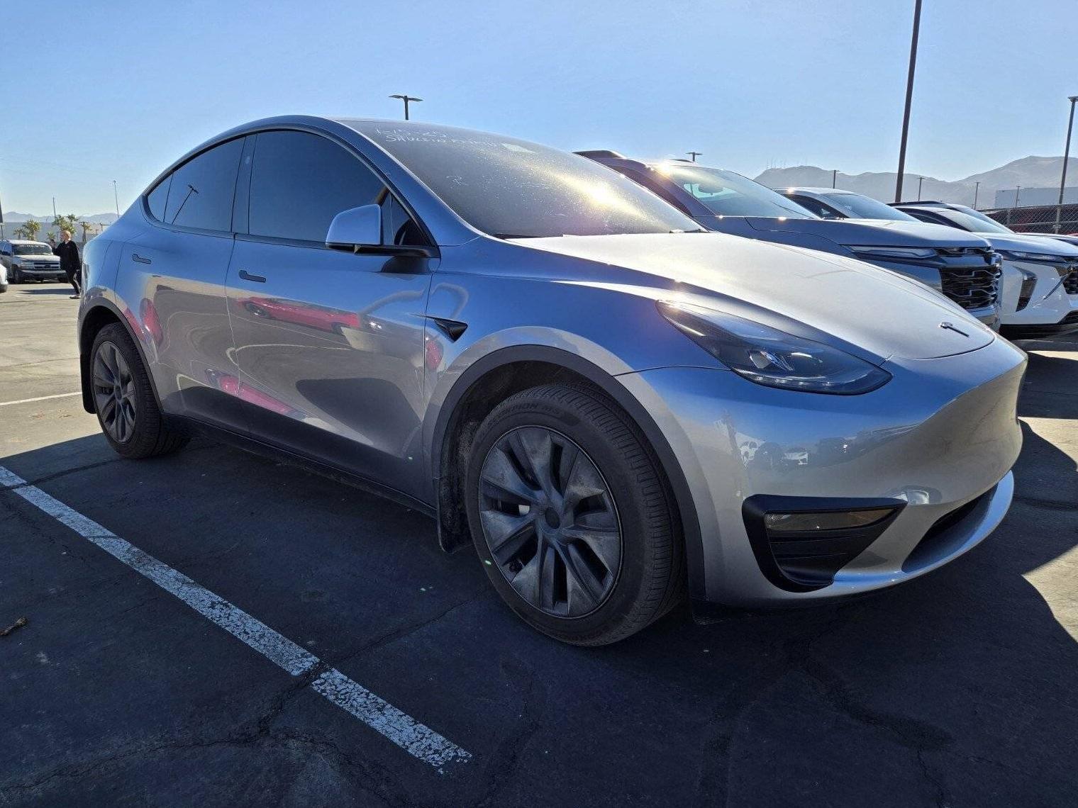 TESLA MODEL Y 2024 7SAYGDEE1RA290211 image